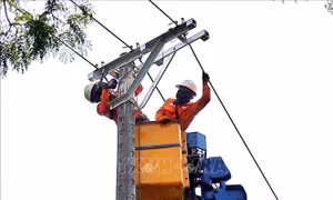 Áp lực với việc vận hành hệ thống điện mùa nắng nóng