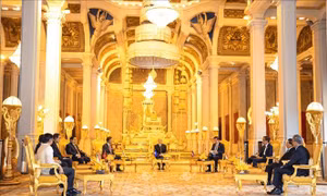 Thủ tướng cùng lãnh đạo các nước ASEAN chào Quốc vương Campuchia Norodom Sihamoni
