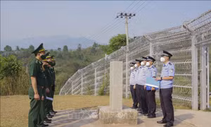 Đồn Biên phòng A Pa Chải gặp mặt Đại đội quản lý biên giới Giang Thành (Trung Quốc)