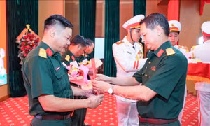 Tổ chức lại lực lượng vũ trang địa phương theo hướng 'tinh, gọn, mạnh'