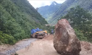 Giao thông giữa Lai Châu và Điện Biên đã thông suốt sau vụ sạt lở ở Quốc lộ 12