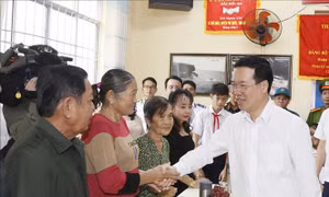 Chủ tịch nước Võ Văn Thưởng thăm, chúc Tết quân và dân xã đảo Thổ Châu