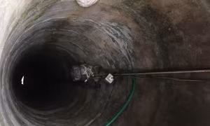 Cứu sống người đàn ông Anh mắc kẹt dưới giếng trong 6 ngày ở Indonesia