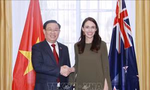 Chủ tịch Quốc hội Vương Đình Huệ hội kiến Thủ tướng New Zealand 
