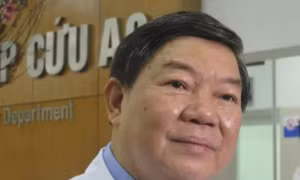 Nguyên Giám đốc Bệnh viện Bạch Mai thừa nhận có sai phạm trong vụ nâng giá thiết bị
