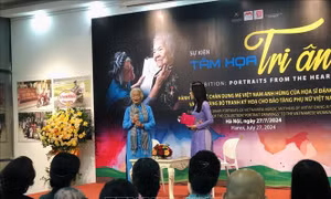  'Tâm họa tri ân' - nghĩa cử cao đẹp của nữ họa sỹ Đặng Ái Việt