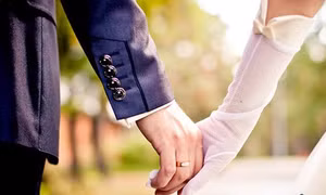 Vượt rào cản và định kiến, cặp đôi khuyết tật ở Nhật Bản kết hôn ở tuổi 62
