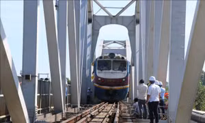 Đồng Nai tăng cường kiểm tra an toàn đường sắt, đường thủy khu vực cầu Ghềnh