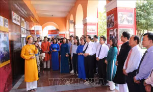 Triển lãm chuyên đề 'Về nơi lưu dấu chân Người' tại TP Hồ Chí Minh
