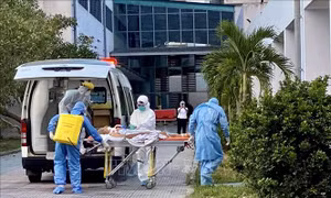 Các chuyên gia tiếp tục hội chẩn các ca bệnh COVID-19 nặng