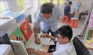 Người thầy lặng lẽ mang hạnh phúc đến với những học sinh có hoàn cảnh đặc biệt