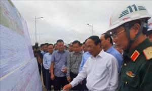 Hoàn thành, khai thác cao tốc Cam Lộ - La Sơn trong tháng 11/2022