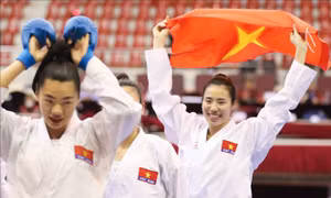 Những 'bông hồng thép' Karate - mồ hôi, máu và khát vọng vinh quang
