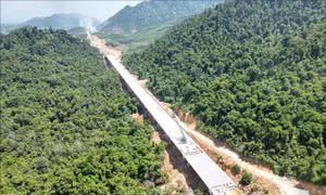 Dự kiến 31/12 hoàn thành cây cầu dài nhất trên cao tốc Vân Phong - Nha Trang