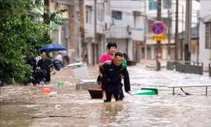 Lũ lụt nghiêm trọng tại miền Nam Trung Quốc và bão lớn tại Pháp