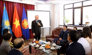 Tăng cường hợp tác ngành tài chính-tiền tệ giữa Việt Nam và Kazakhstan