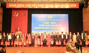 Tri ân những tấm gương y đức cao đẹp
