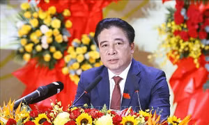 Phê chuẩn Chủ tịch UBND hai tỉnh Khánh Hòa và Thanh Hóa