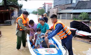 Đồng hành cùng người dân vùng lũ Lạng Sơn