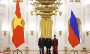 Tổng thống Liên bang Nga Vladimir Putin chủ trì Lễ đón Tổng Bí thư, Chủ tịch nước Tô Lâm