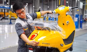 'Bùng nổ' thị trường xe máy điện