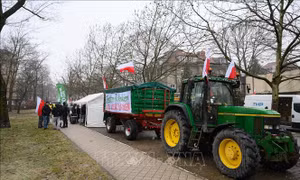 Nông dân Ba Lan phong tỏa các cửa khẩu, phản đối hàng hóa từ Ukraine
