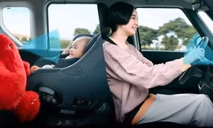 Tiện lợi với robot có thể dỗ trẻ em trên ô tô