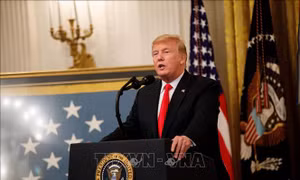 Tổng thống Mỹ chỉ trích cựu Ngoại trưởng J.Kerry gặp 'bất hợp pháp' giới chức Iran 
