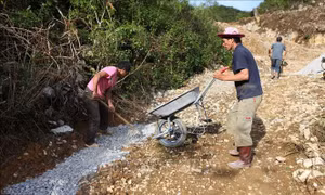 Khó khăn trong phát triển giao thông ở các bản vùng cao