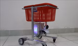 Bác sỹ Đồng Tháp sáng chế robot phục vụ người bệnh mắc COVID-19