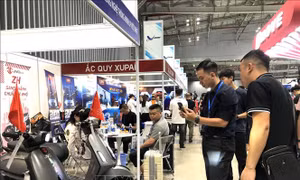 Khai mạc chuỗi triển lãm quốc tế về công nghiệp ô tô và hạ tầng giao thông