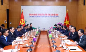 Việt Nam - Lào trao đổi kinh nghiệm về công tác dân vận
