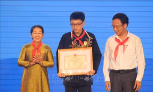 Tỏa sáng những tấm gương thiếu nhi vượt khó học tốt