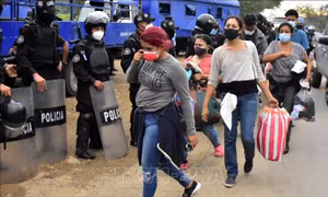 Guatemala cho phép sử dụng vũ lực chặn người di cư