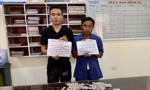 Lai Châu: Bắt hai đối tượng dùng bạc giả lừa đảo, chiếm đoạt tài sản