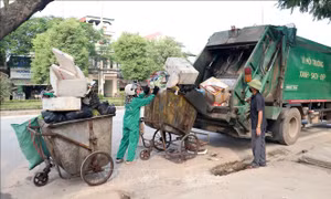 Hải Phòng gấp rút xử lý dứt điểm rác thải ùn ứ sau nhiều tuần tồn đọng
