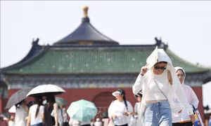 Trung Quốc mở hầm trú ẩn cho người dân tránh nóng