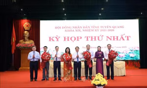 Tạo cơ hội để đổi mới tư duy quản lý, cách thức tổ chức và phục vụ nhân dân
