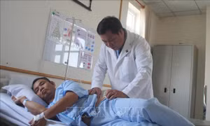 Phát hiện khối sỏi san hô lớn trong 1 quả thận duy nhất của bệnh nhân