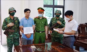 Hà Tĩnh: Bắt quả tang đối tượng vận chuyển trái phép 2 bánh heroin