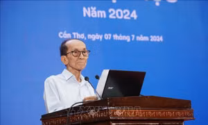 Vinh danh cụ ông ở Cần Thơ theo học thạc sĩ ở tuổi 87