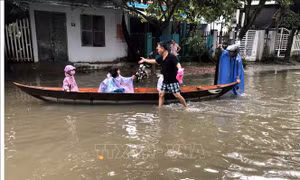 Nhiều công trình công cộng, tài sản của người dân ở Quảng Nam bị thiệt hại do mưa lớn
