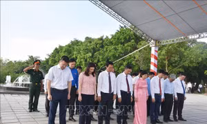 Dâng hương tưởng niệm nhân 104 năm Ngày sinh đồng chí Lê Quang Đạo