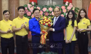 Chủ tịch nước Nguyễn Xuân Phúc gặp mặt gương mặt trẻ Việt Nam tiêu biểu năm 2021