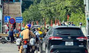 Xử lý nghiêm các phương tiện dừng, đỗ trái phép trên tuyến cửa ngõ phía Nam Thủ đô