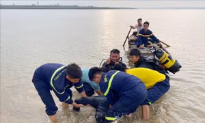 Rủ nhau đi tắm hồ, 3 thanh, thiếu niên đuối nước