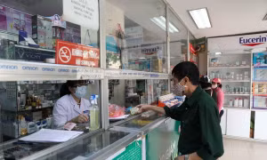 Xử lý nghiêm cơ sở bán lẻ thuốc lợi dụng dịch COVID-19 để găm hàng, tăng giá thuốc