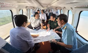 Thủ tướng thị sát tình hình sạt lở tại Cà Mau, Kiên Giang và Đồng Tháp