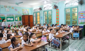 Khẩn trương ổn định tổ chức, không để xảy ra tình trạng lạm thu đầu năm học