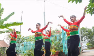 Bảo tồn điệu múa Xòe Thái trên vùng đất biên giới Tây Ninh